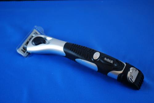 schick titanium 1.jpg. The end of the Schick Quattro has an electic trimmer 