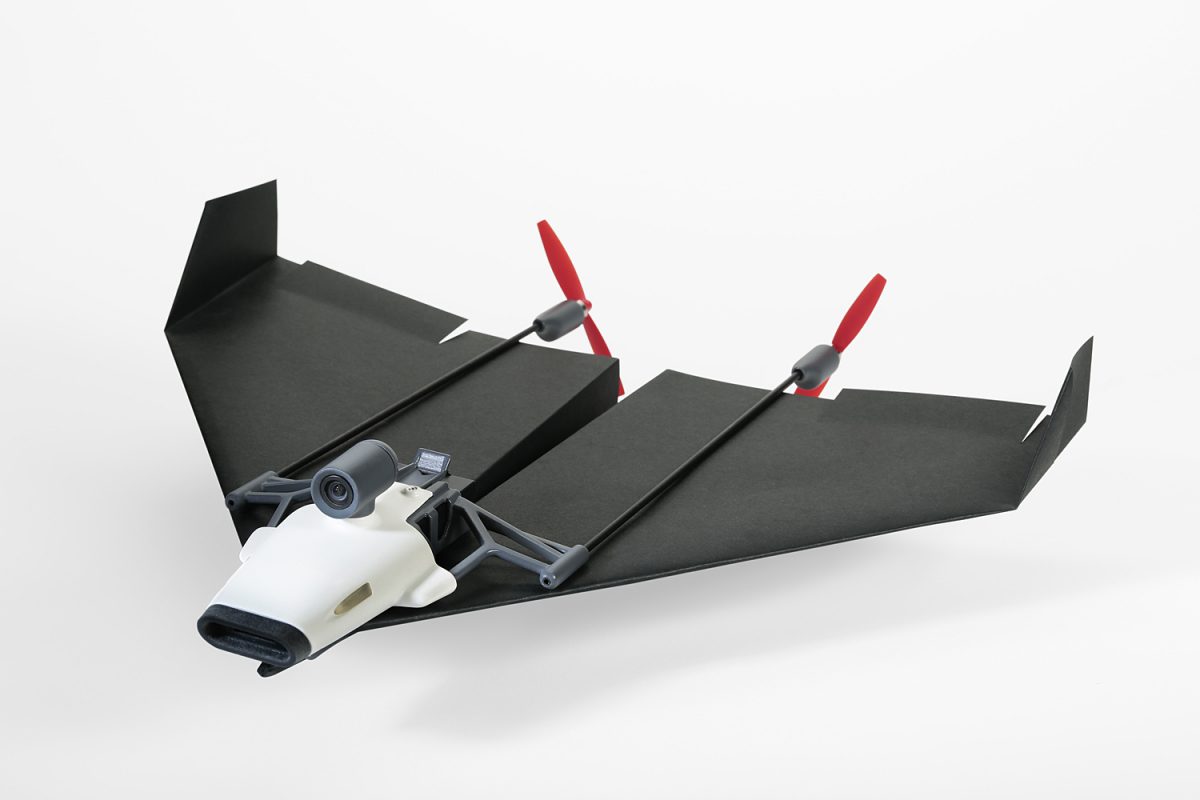 Conheça um avião de papel que vira drone e usa óculos VR para fazer streaming ao vivo