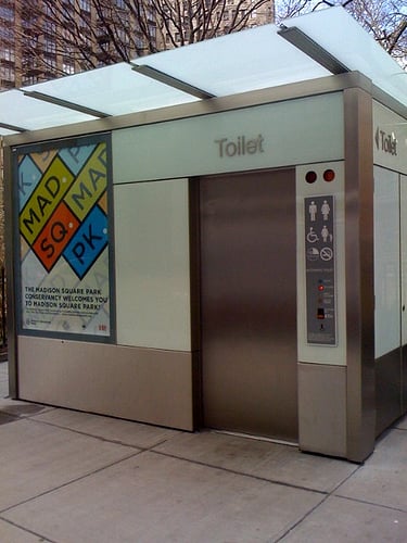 New York City Automatic Toilet: $ 110,000 for a Wet Seat?