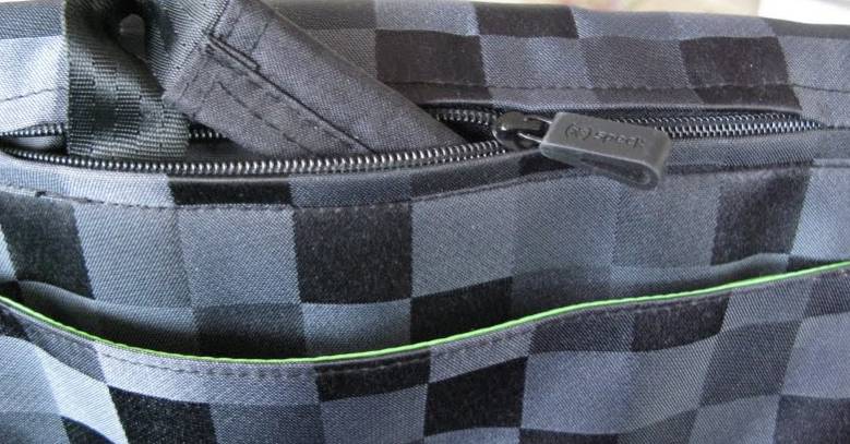 Speck PortPack Shoulder Bag - Notebook Accessory Review 18 Speck PortPack Shoulder Bag - Notebook Accessory Review