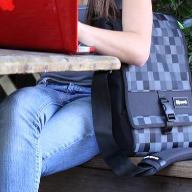 Speck PortPack Shoulder Bag - Notebook Accessory Review 3 Speck PortPack Shoulder Bag - Notebook Accessory Review