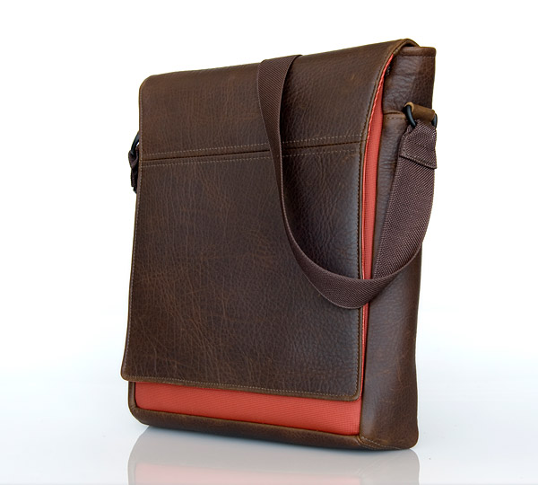 The Waterfield Muzetto Vertical Laptop Bag Review