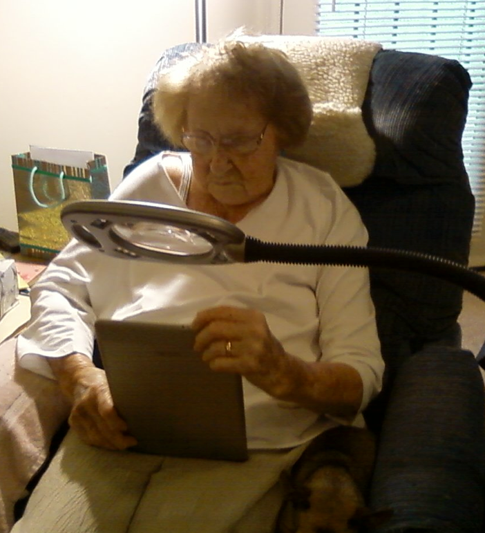 Amazon Kindle DX Makes Difference In Centenarian's Life