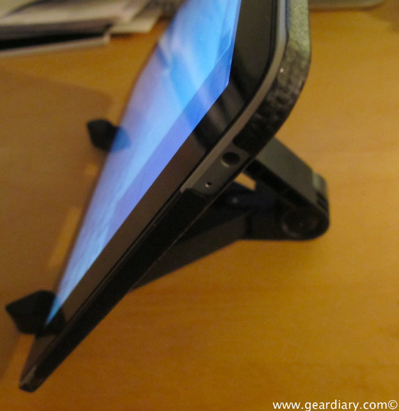 iPad Accessory Review: Amzer Foldo Stand Up