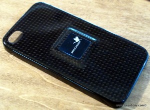 iPhone 4 Gear Review: monCarbone Magnet Force Carbon Fiber Case