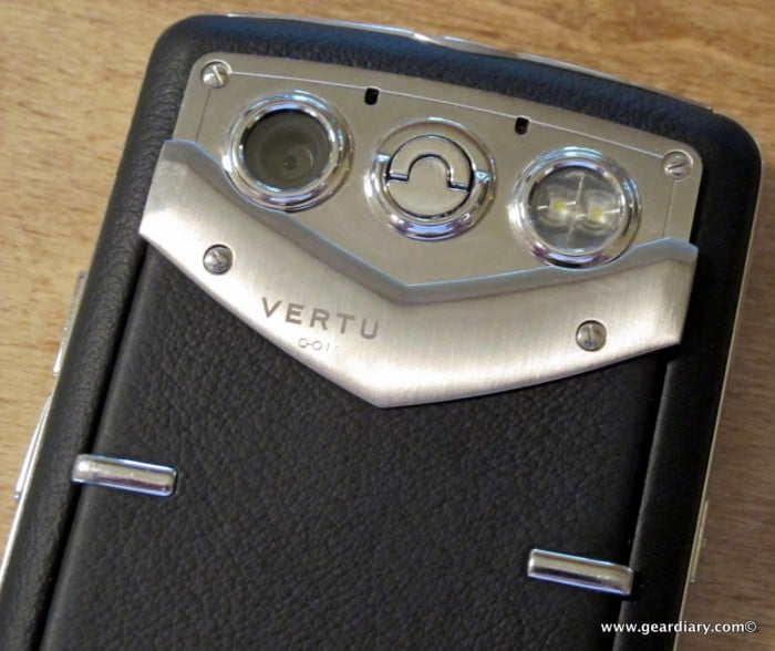 geardiary-vertu-constellation-quest-29-700x588.jpg