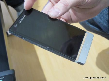 geardiary-sony-xperia-ion-and-xperia-p-mobile-phones-10