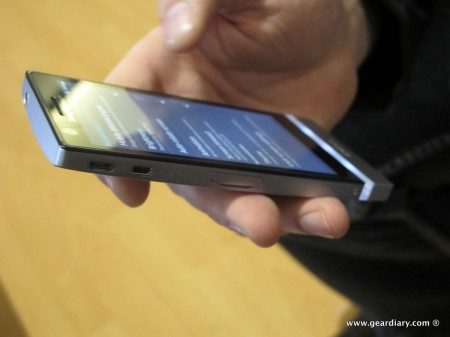 geardiary-sony-xperia-ion-and-xperia-p-mobile-phones-14