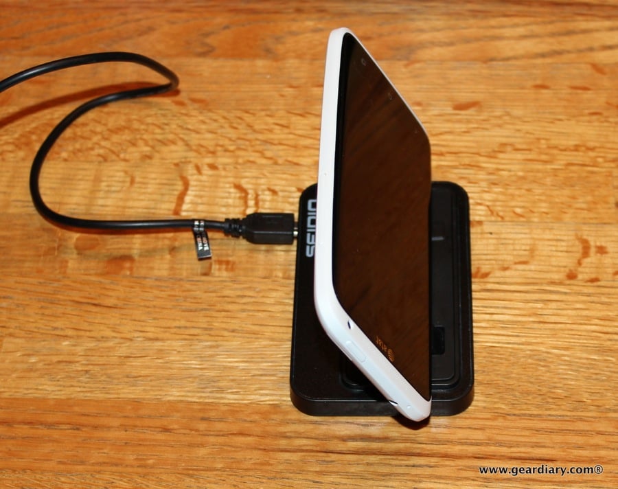 Seidio Desktop Charging Cradle/Dock for EVO 4G LTE, HTC One S and X Review