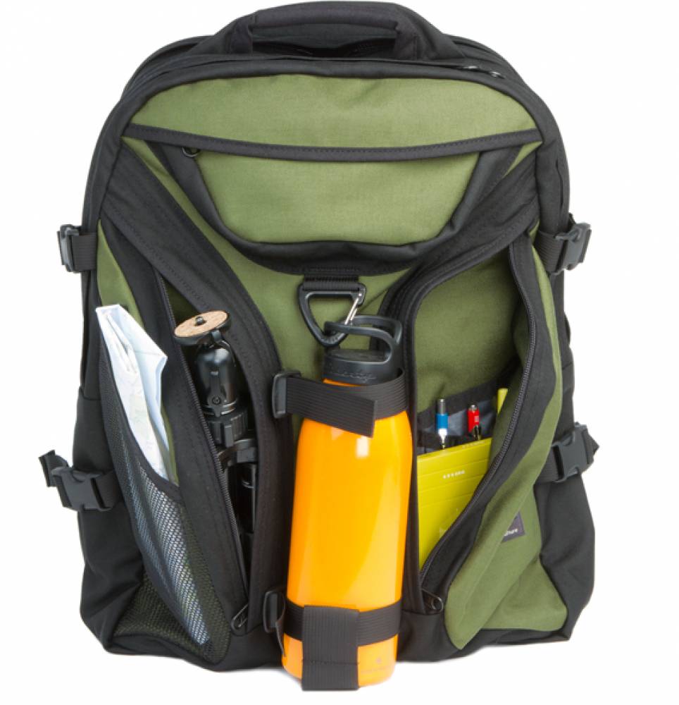 Tom Bihn Brain Bag with Camera I-O and Accessories Review