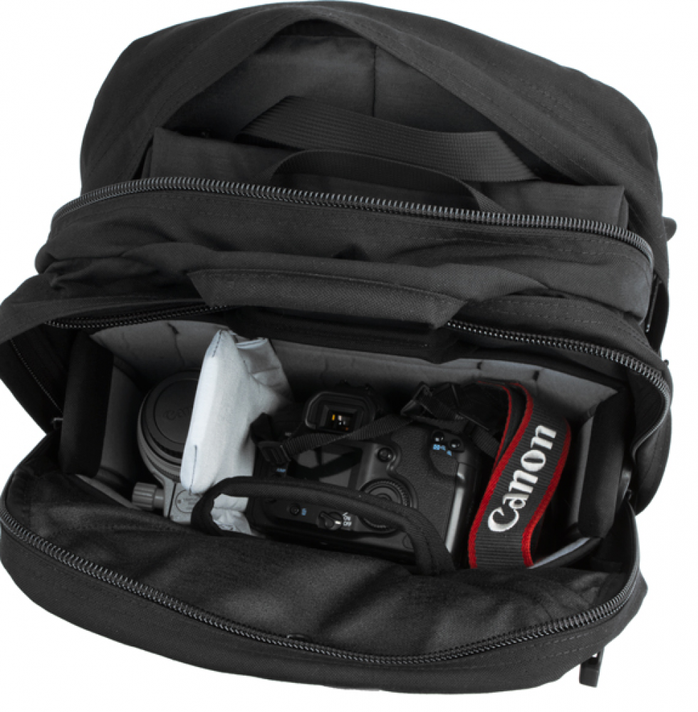 Tom Bihn Brain Bag with Camera I-O and Accessories Review