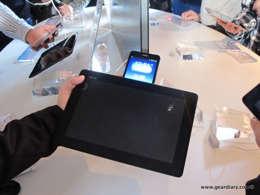 ASUS PadFone Infinity Is a Phone and Tablet in One