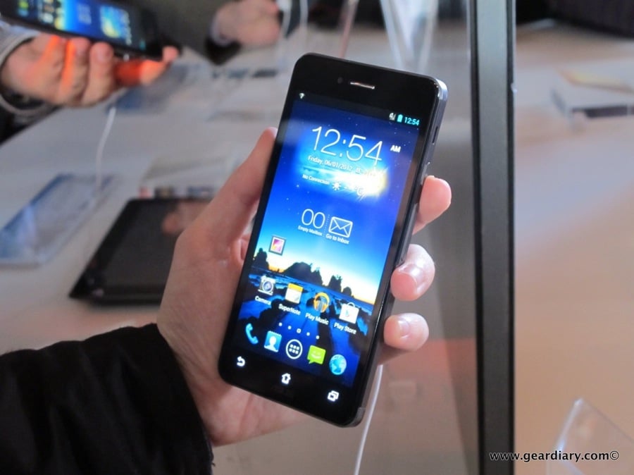 ASUS PadFone Infinity Is a Phone and Tablet in One