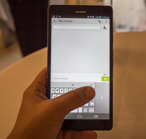 The Huawei Ascend Mate's one-handed keyboard lets you text... just.