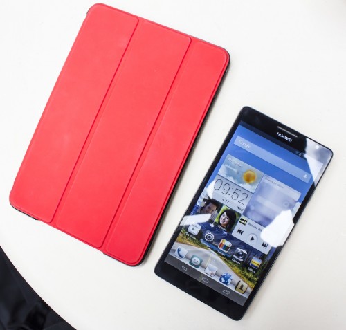 Huawei Ascend Mate with an iPad mini