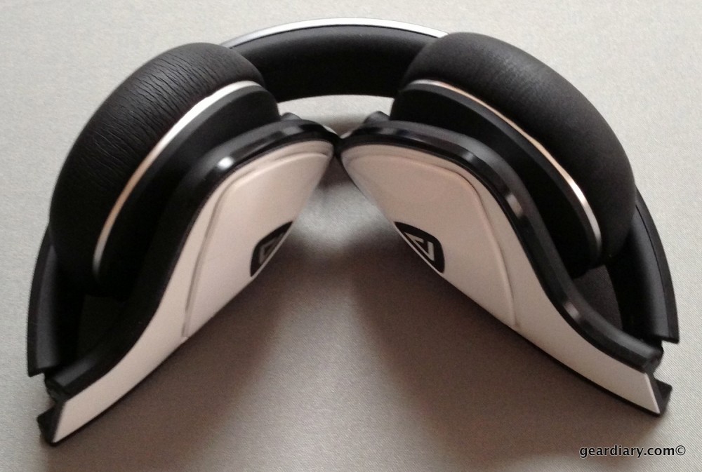White Tuxedo Monster DNA Headphones Review