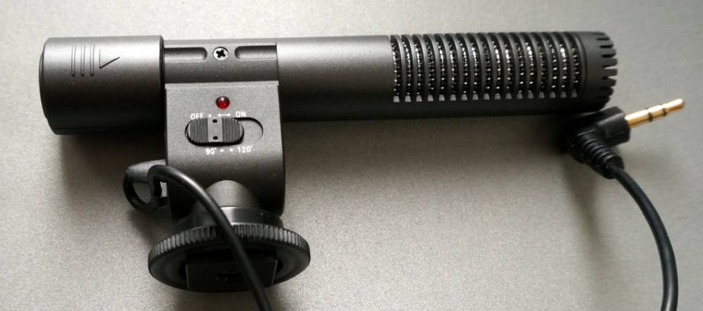 Shoot Better iPhone Video With the Satechi Professional DV Stereo Microphone