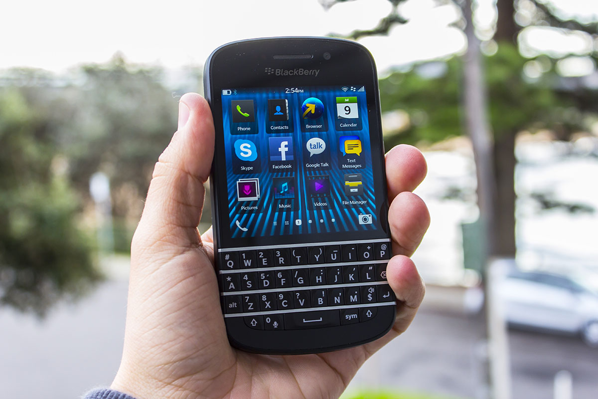 BlackBerry Q10 Review - The Return of the QWERTY King
