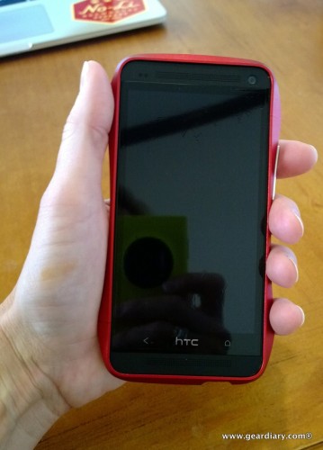 The DRACOdesign ONE makes the HTC ONE easier to hold