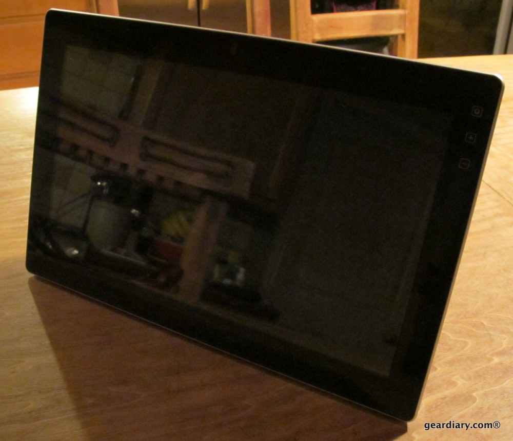 The Astak Neos - An Android Tablet for Family Fun and Copious Cooking!