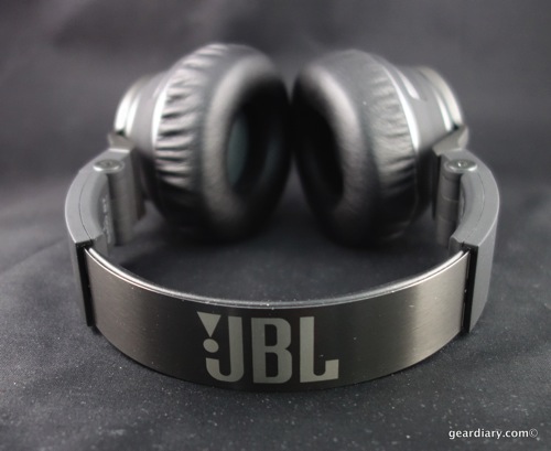 JBL Synchros S400BT Wireless Headphones First Look