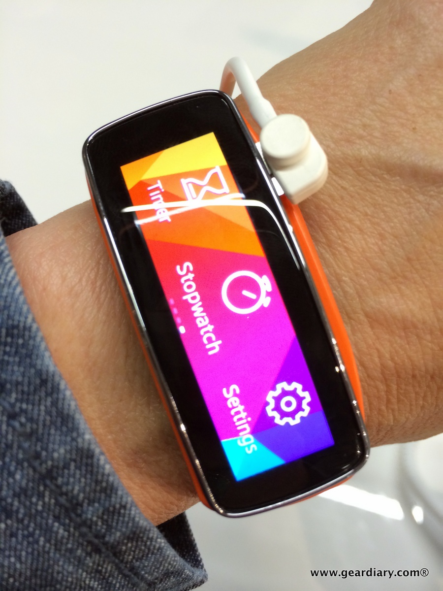 Samsung's Gear 2 and Gear Fit Take Fitness Bands to a Whole New Level