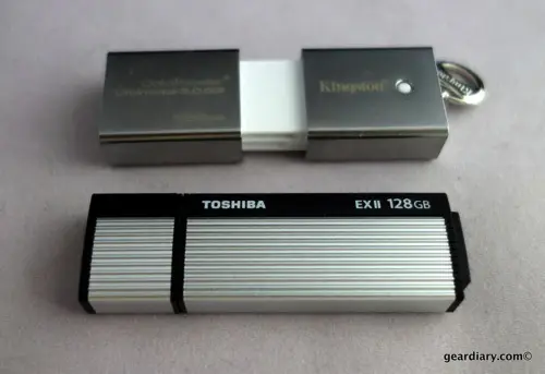 Toshiba TransMemory USB Flash Drive - Thumbnail 2