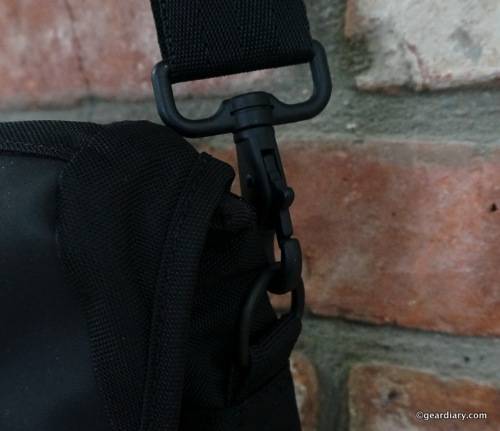 Get a Handle on the Skooba Design iPad/Tablet Courier V.3 8 Get a Handle on the Skooba Design iPad/Tablet Courier V.3