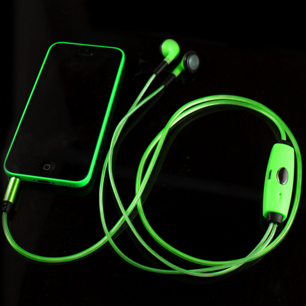 Iglo Pulse: Fiber Optic Headphones that Pulsate to the Music's Beat!