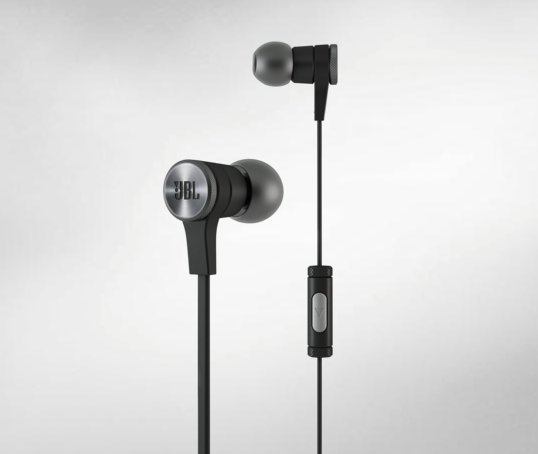 JBL Synchros E-Series Headphones Bring on the Bass | GearDiary