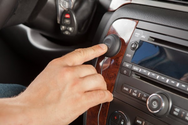 Kinivo Bluetooth Car Kit Makes Your Hooptie Hands-Free