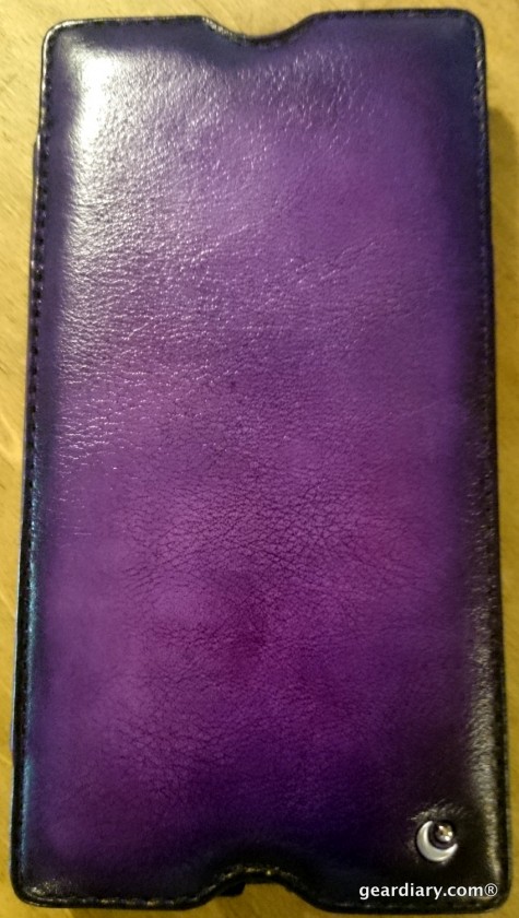 Gear Diary reviews the Noreve Sony Xperia Z Ultra Leather Case in Violet Patine.05