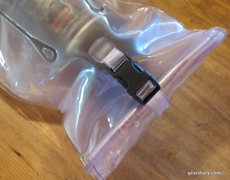 Gear Diary Reviews the VinniBag Inflatable Wine Travel Bag-010