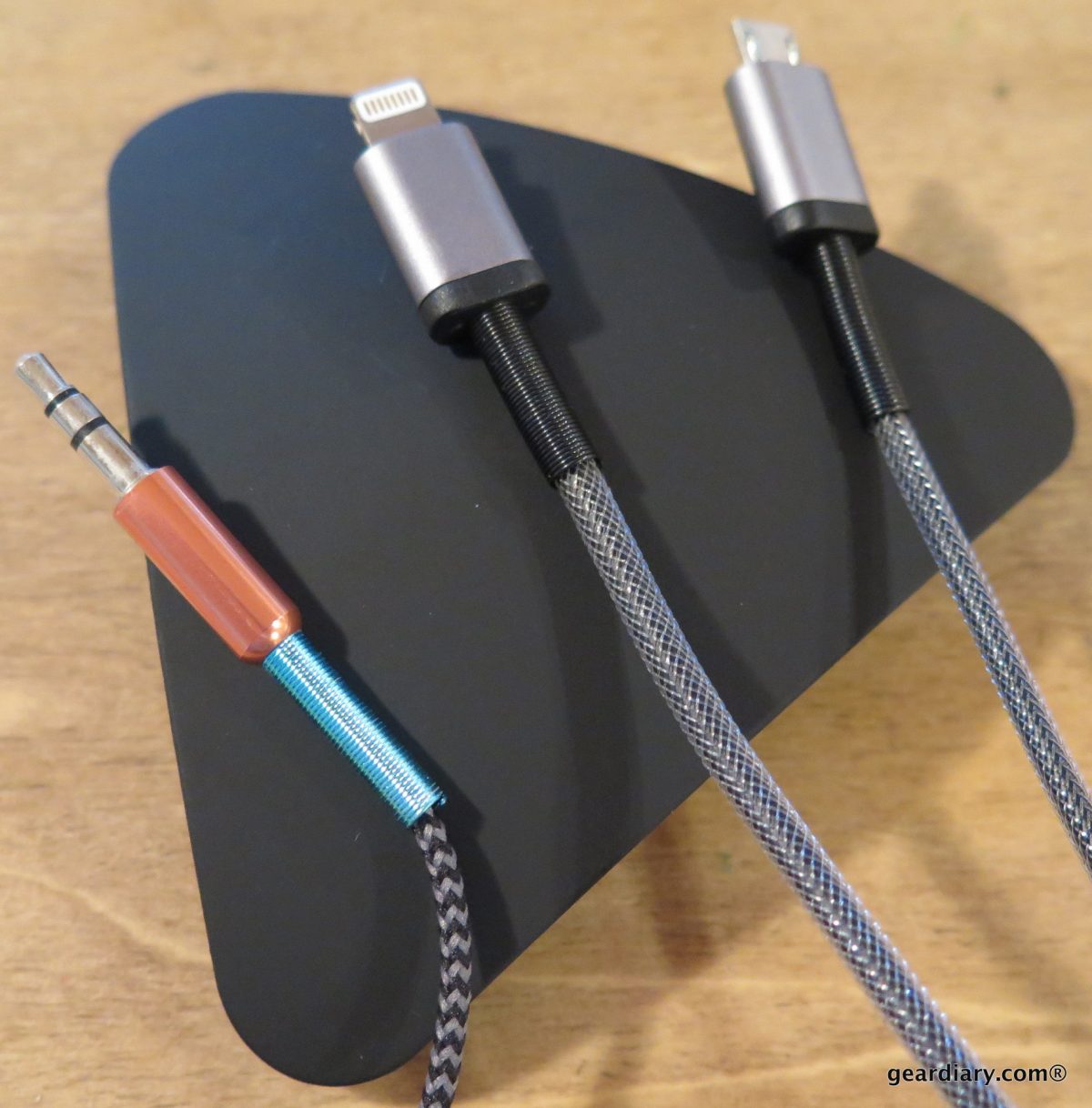 Magnetic Organizational System (MOS) Review: Fab Cables That Stay in Place