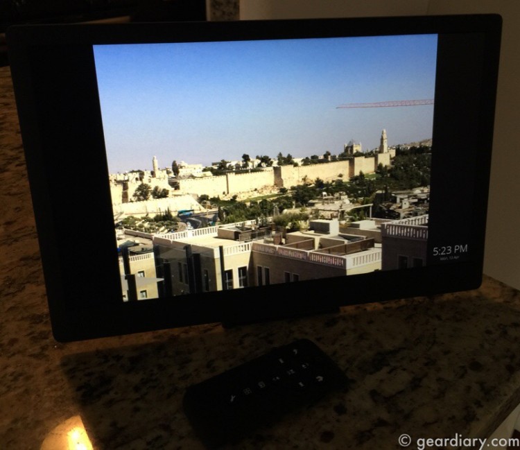 Nixplay Edge 13 Inch Digital Cloud Frame Is Picture Perfect