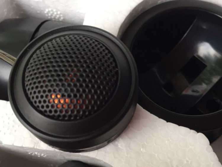 JBL GX600C Component Speakers Bring the Concert to the Car