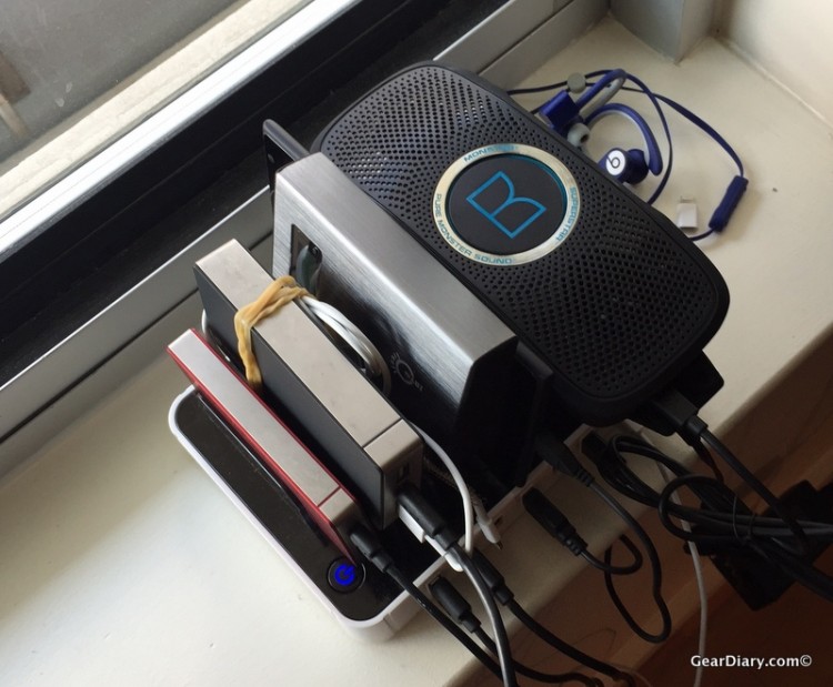 Charge EVERYTHING at Once with Satechi's 7-Port Charging Dock!