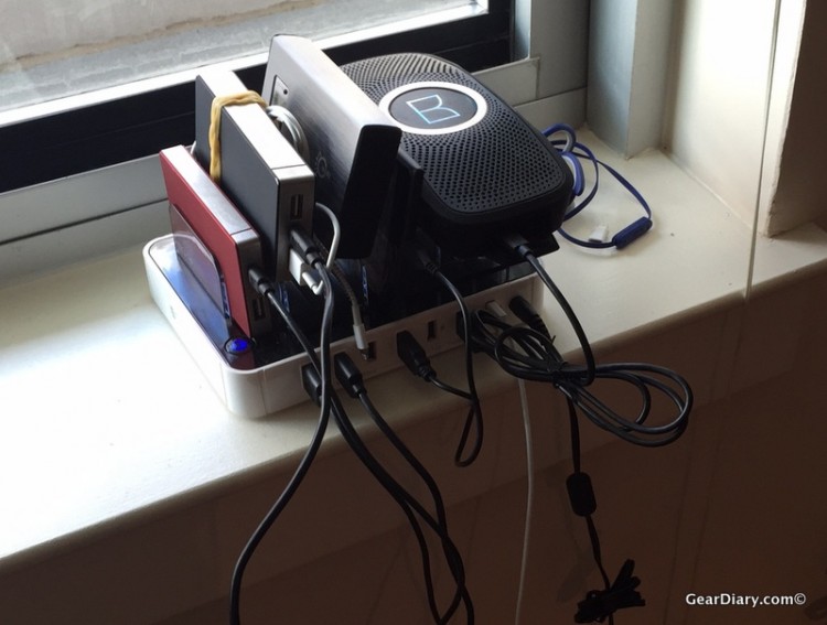 Charge EVERYTHING at Once with Satechi's 7-Port Charging Dock!