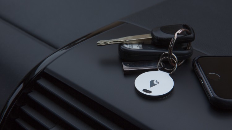 Never Forget Your Personals With TrackR Bravo