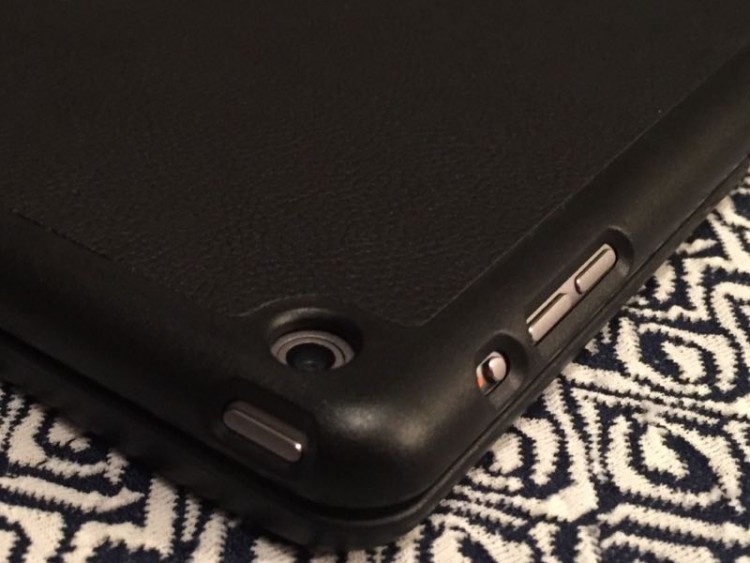 ZAGG Folio Is a Great Travel Companion for the iPad Air