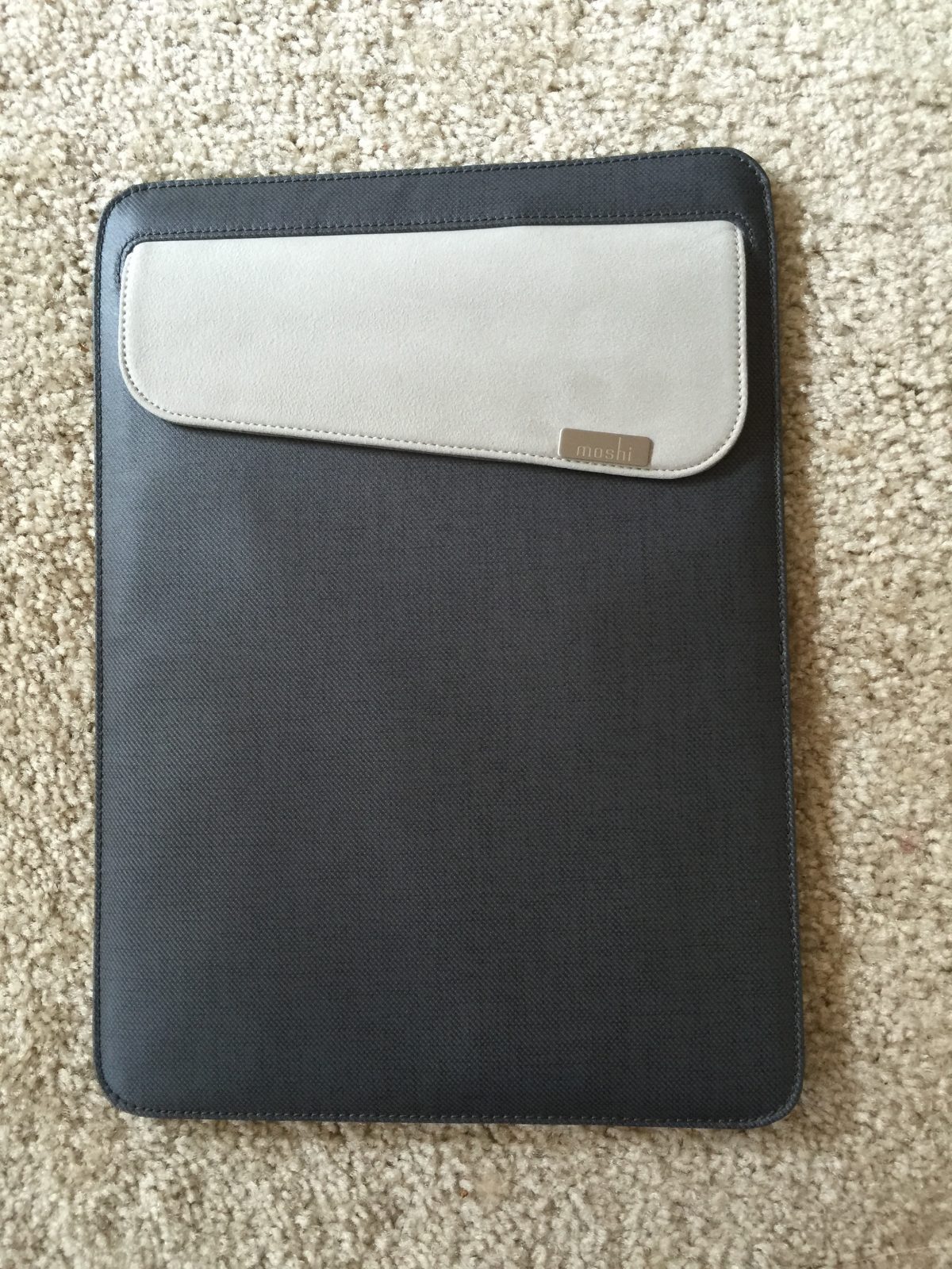 Moshi Muse 12 for the 2015 MacBook