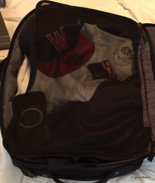 Incipio's Weekender Bag Is a Classy Way to Get Away