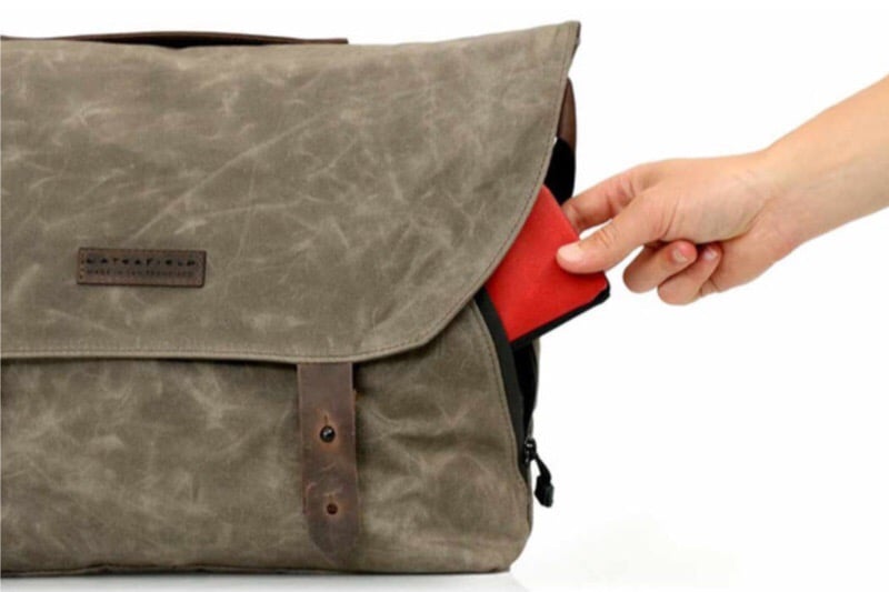 Waterfield Design Vitesse Waxed Canvas Messenger Bag Review