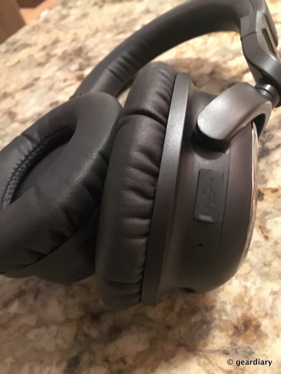 Get Rid of Outside Noise With NoiseHush's i9BT Headphones