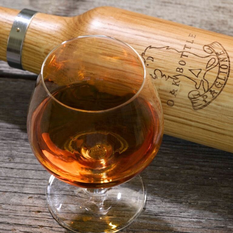 The Oak Bottle Will Age Your Beverage of Choice in Hours