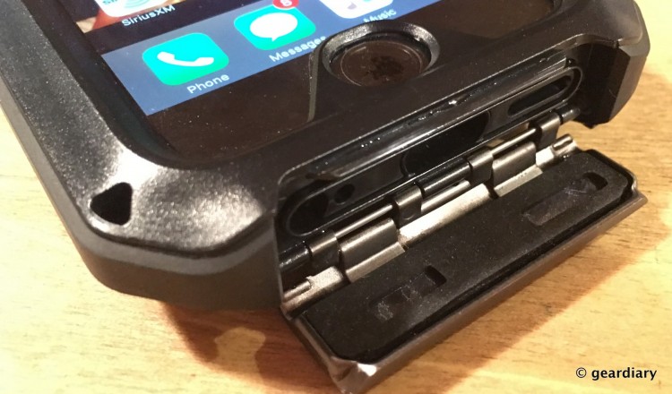 19-Gear Diary Reviews the LUNATICK TAKTIK 350 iPhone 6 Case-018