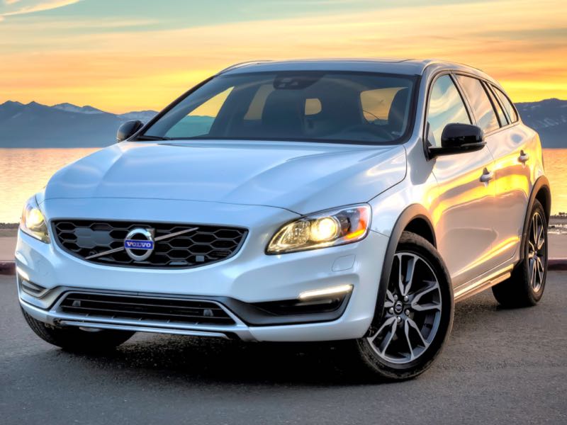 2016 Volvo V60 Cross Country: The Station Wagon Transformed