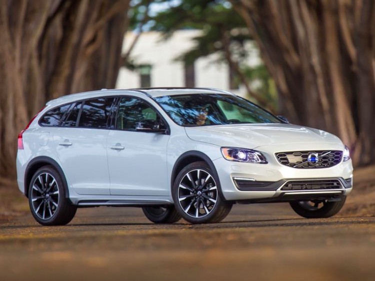 2016 Volvo V60 Cross Country: The Station Wagon Transformed