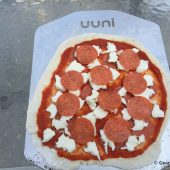 The Uuni 2S Is a Wonderful Wood-Burning Pizza Oven for the Outdoors