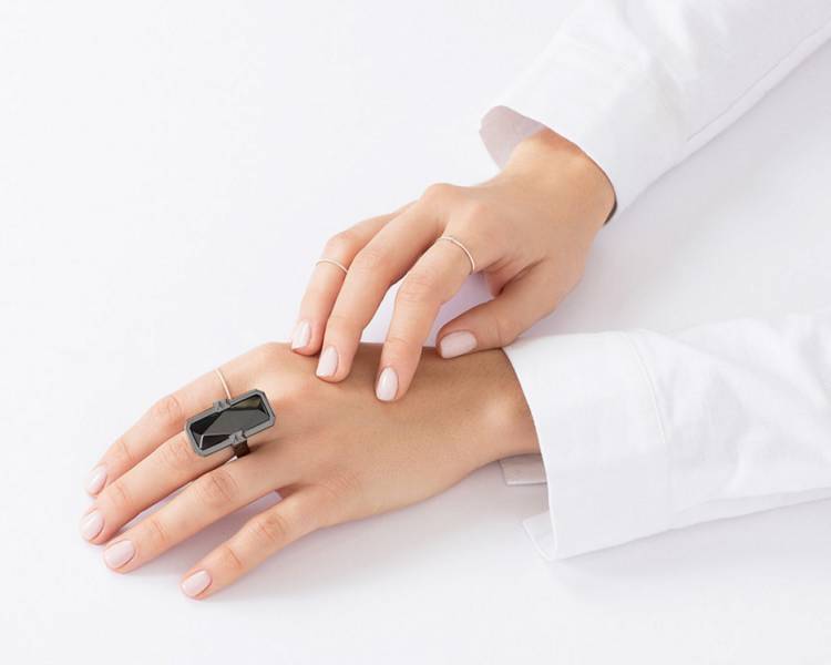 Ten Pieces of Tech That Every Fashionable Woman Should Know About